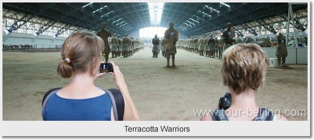 Day 02 - Visit Army of Terra Cotta Warrors and City Wall 2