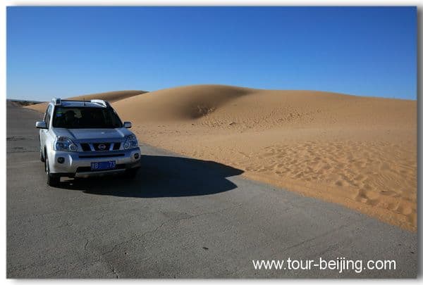 Badain Jaran Desert (Tips, Photos & Map)