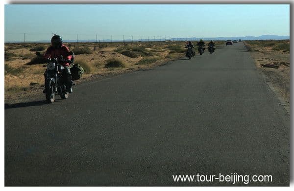 Badain Jaran Desert (Tips, Photos & Map)