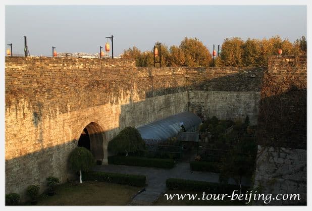 How to Visit Zhonghua Gate Nanjing (Tips, Photos & Maps)