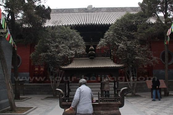 How to visit White Horse Temple (Tips, Photos & Map)