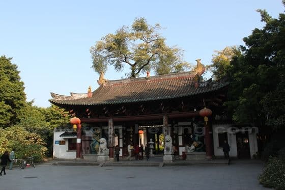 How to Visit Guangxiao Temple Guangzhou