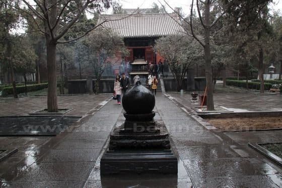 How to visit White Horse Temple (Tips, Photos & Map)