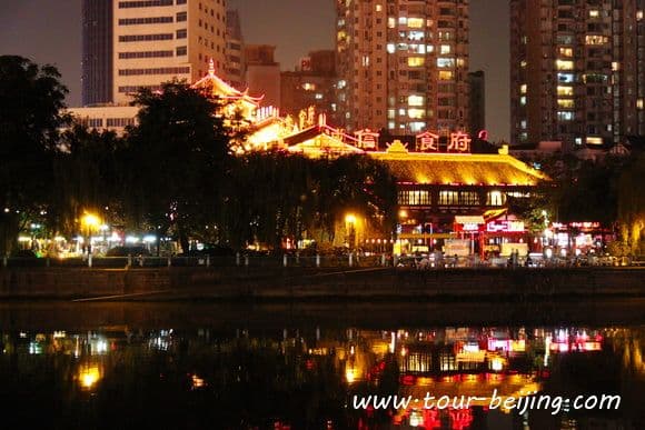 Jiuyanqiao Bar Street in Chengdu (Tips, Photos & Map)