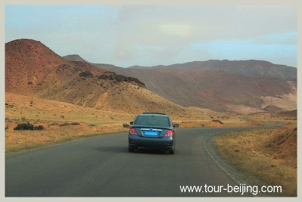 Badain Jaran Desert (Tips, Photos & Map)