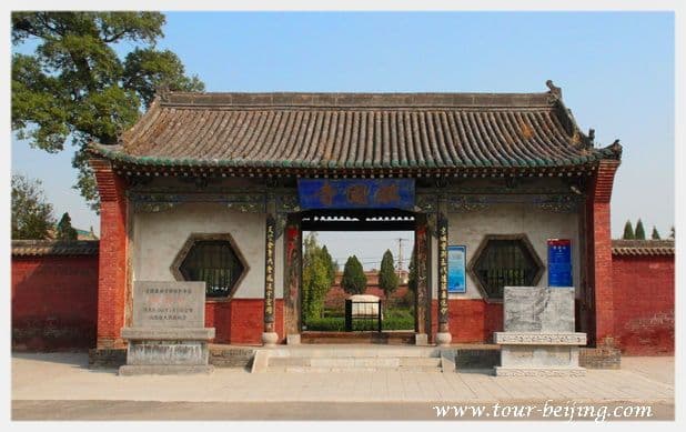 How to Visit Zhenguo Temple in Pingyao (Tips, Photos & Map)