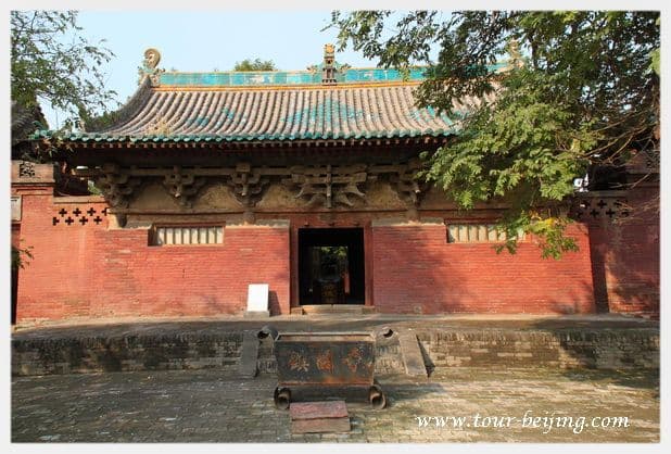 How to Visit Zhenguo Temple in Pingyao (Tips, Photos & Map)