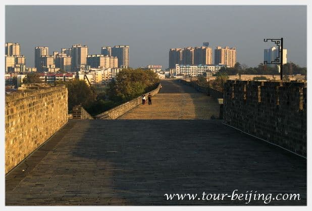 How to Visit Zhonghua Gate Nanjing (Tips, Photos & Maps)
