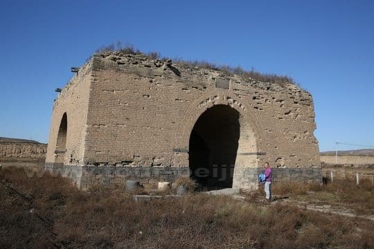 an unrestored Ming-era gate