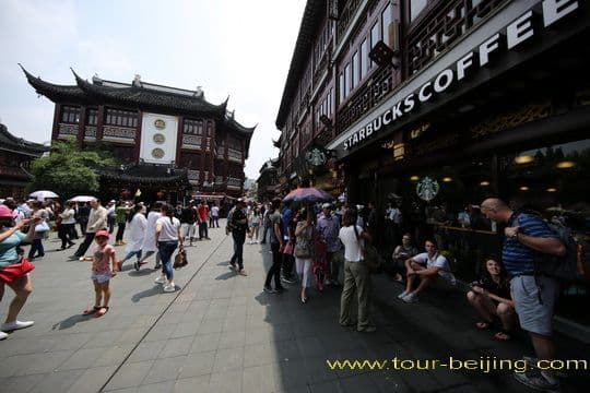 Crowds and Starbucks