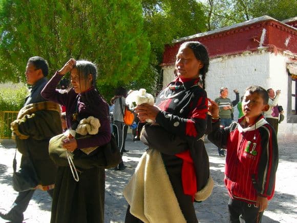 How to Visit Sera Monastery in Lhasa (Tips, Photos & Map)