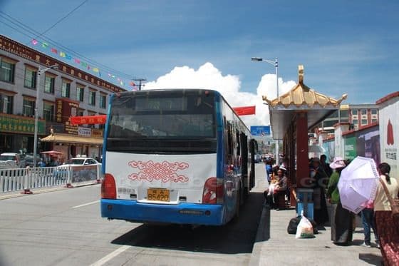 Beijing Road in Lhasa (Tips, Photos & Map)