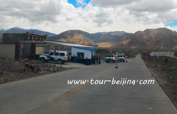 Shigatse Lhatse Tingri Road Trip (Tips, Photos & Maps)