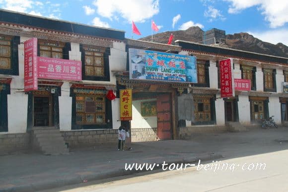 Shigatse Lhatse Tingri Road Trip (Tips, Photos & Maps)