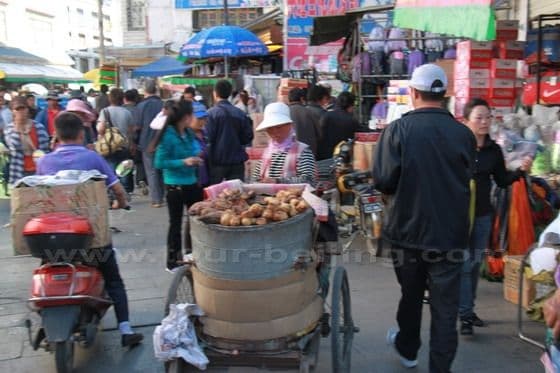 Beijing Road in Lhasa (Tips, Photos & Map)