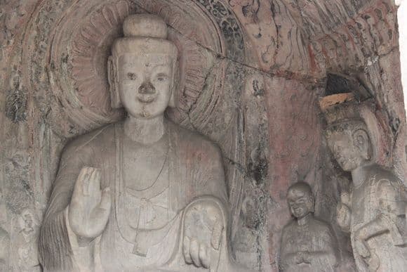 How to Visit Longmen Grottoes (Travel Tips, Photos and Maps)