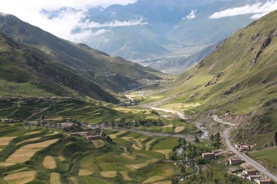 Tips for Visiting Drak Yerpa (Tips, Photos & Map)