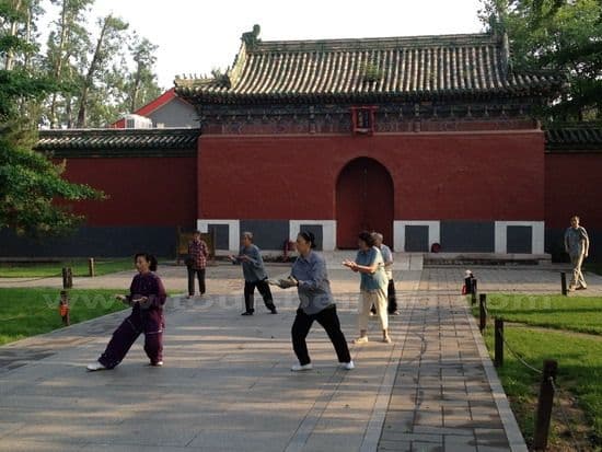 How to visit Beihai Park Beijing (Tips, Photos & Map)