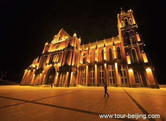 The illuminated Yingshan Orthodox Church