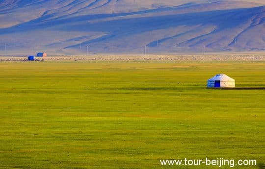Hulunbuir Grassland under the Sunrise Glow