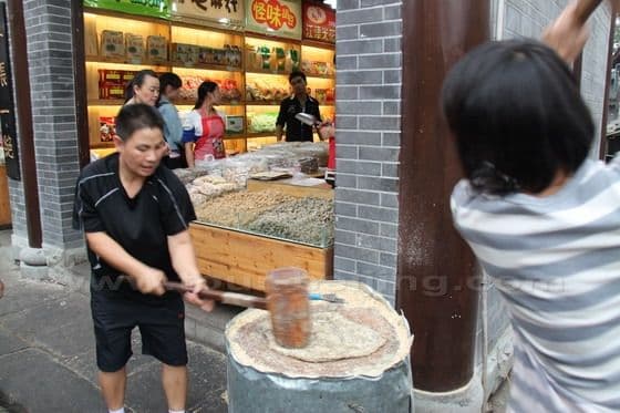 Ciqikou Old Town in Chongqing (Tips, Photos & Map)