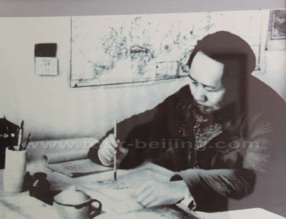 Mao Zedong at work in his cave office in Date Garden