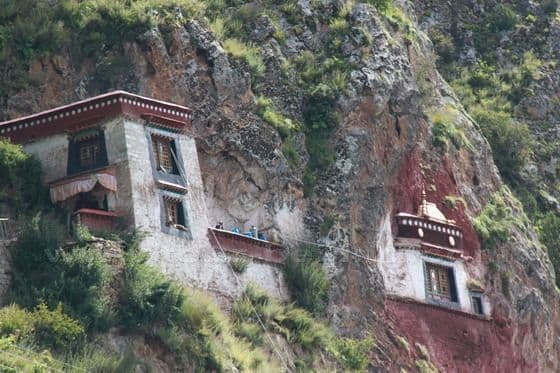 Tips for Visiting Drak Yerpa (Tips, Photos & Map)