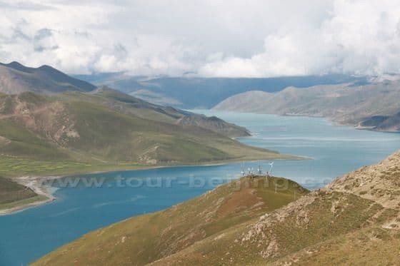Lhasa Yamdrok Lake Road Trip (Tips, Photos & Maps)