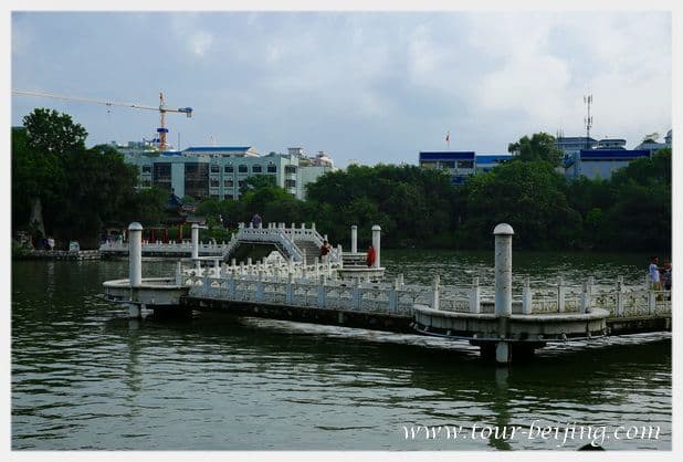 Stroll around Shanhu Lake and Ronghu Lake in Guilin (Tips, Photos & Map)