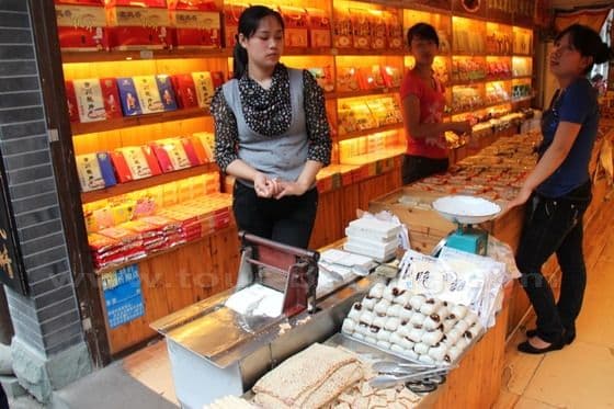 Ciqikou Old Town in Chongqing (Tips, Photos & Map)