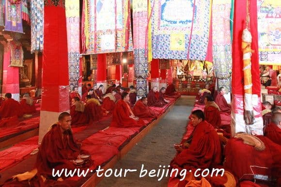 How to Visit Sera Monastery in Lhasa (Tips, Photos & Map)
