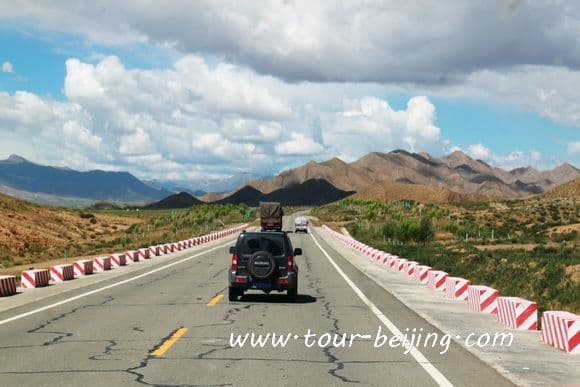 Shigatse Lhatse Tingri Road Trip (Tips, Photos & Maps)