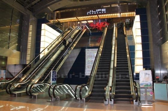 How to visit Jin Mao Tower (Tips, Photos & Map)
