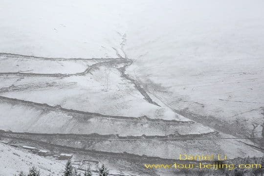 The switchback roads from Yajiang to Litang