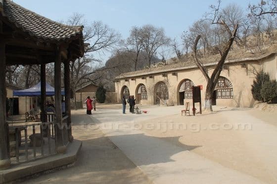 This is Mao Zedong's cave houses with 5 cave rooms