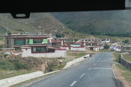Tips for Visiting Drak Yerpa (Tips, Photos & Map)