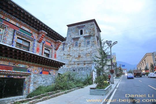 ibetan sytle buidlings in Moxi Town