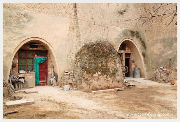 Yaodong Cave Dwellings in Xi'an (Tips, Photos & Map)