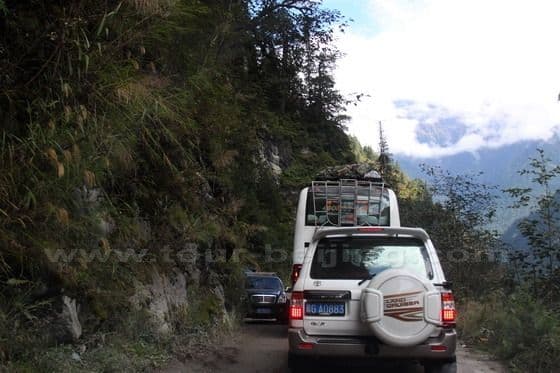 4-Wheel Drive Trip from Lhasa to Rakwa Tso (Tips, Photos & Map)