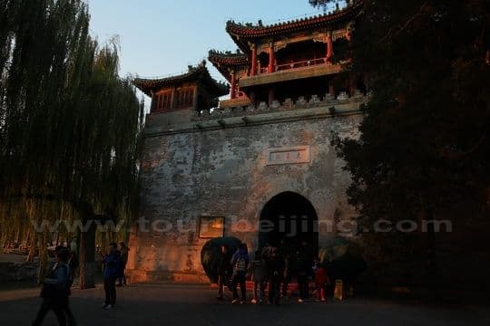 Sunset over Summer Palace (Tips & Photos)