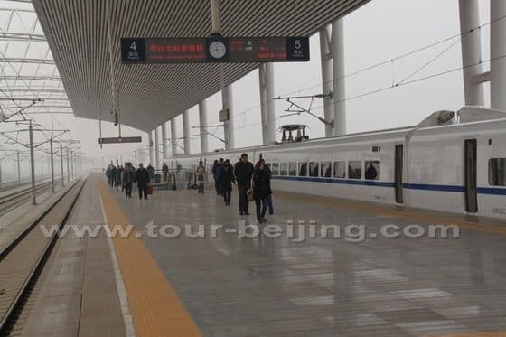 How to Visit Mt.Huashan (Tips, Photos & Map)