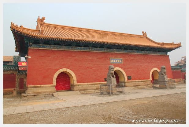 How to visit Xiyue Temple (Tips, Photos & Map)