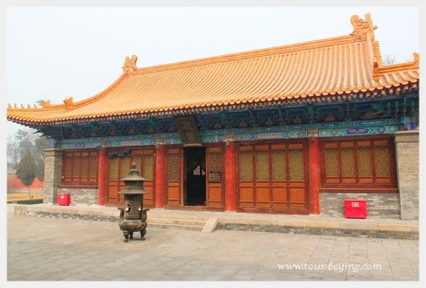 How to visit Xiyue Temple (Tips, Photos & Map)
