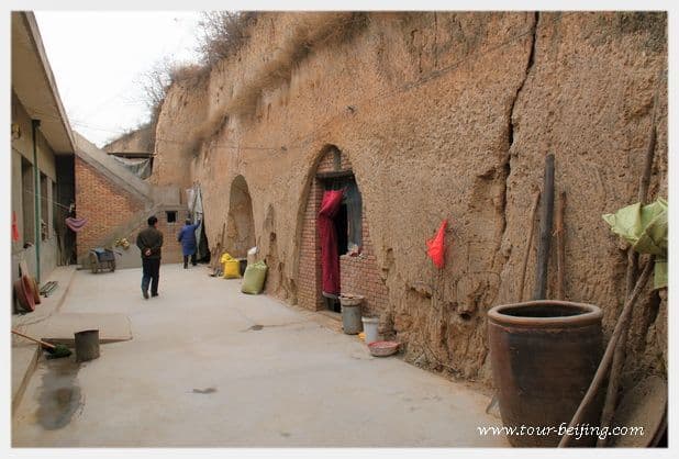 Yaodong Cave Dwellings in Xi'an (Tips, Photos & Map)