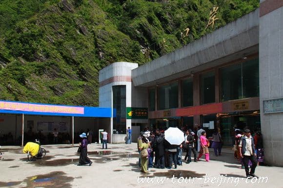 Zhangmu Port & Zhangmu Town (Tips, Photos & Maps)