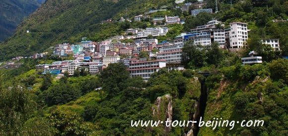 Zhangmu Port & Zhangmu Town (Tips, Photos & Maps)