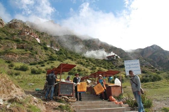Tips for Visiting Drak Yerpa (Tips, Photos & Map)