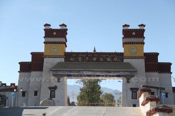 4-Wheel Drive Trip from Lhasa to Rakwa Tso (Tips, Photos & Map)