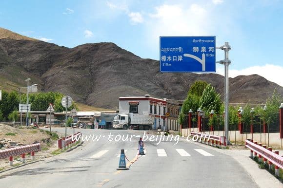 Shigatse Lhatse Tingri Road Trip (Tips, Photos & Maps)