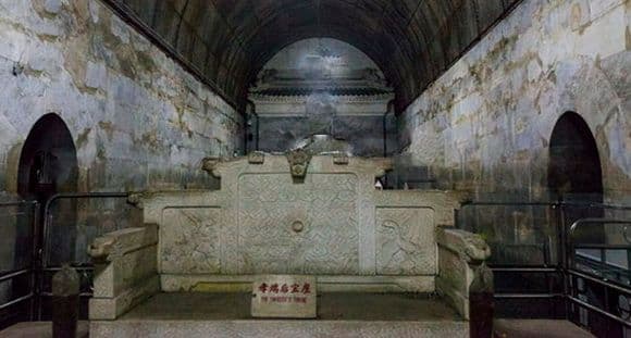 How to Visit Ming Tombs in Beijing (Tips, Photos & Map)